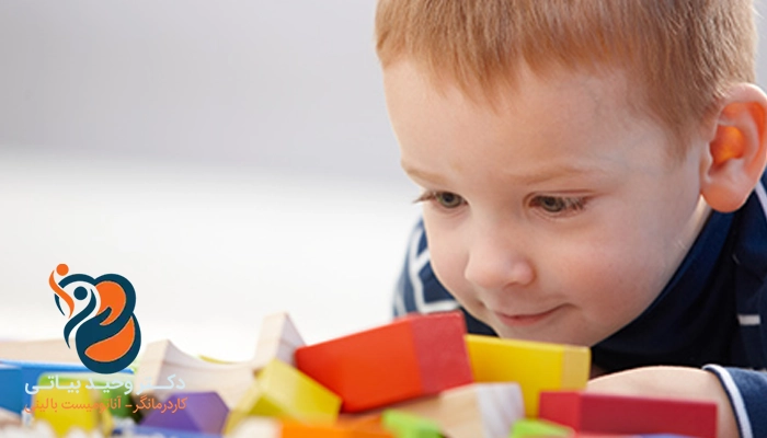 علائم اوتیسم متوسط در کودکان