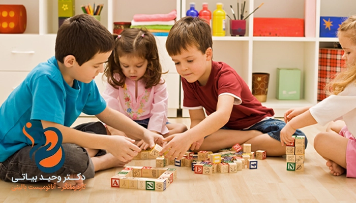 چرا کودکان اوتیسم در برقراری ارتباط اجتماعی مشکل دارند؟